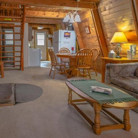 Rustic Cabin 2 - Two Bedroom Forest Lakes Estates Extérieur photo